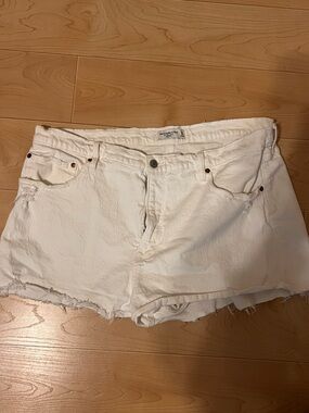 Abercrombie & Fitch White High-Rise Mom Shorts